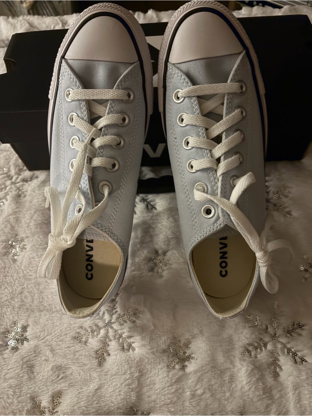 Converse Women’s (Unisex) Low Top Canvas Sneakers in color Blue Supermoon. - Picture 6 of 10
